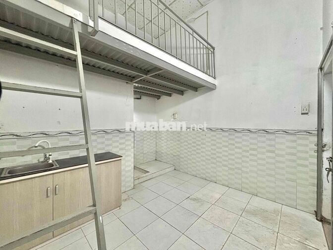 PHÒNG GÁC SINH VIÊN DÃY TRỆT ngay TRƯỜNG CHINH, gần VOV