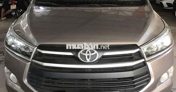 Toyota Innova 2017 8 chỗ màu Nâu