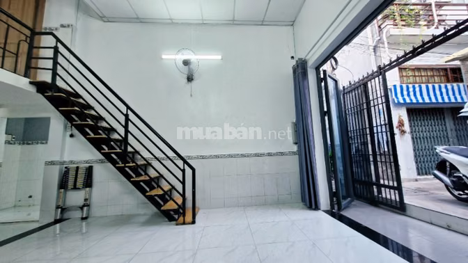 Chính chủ cho thuê nhà nguyên căn Q8 - 2 phòng có máy lạnh