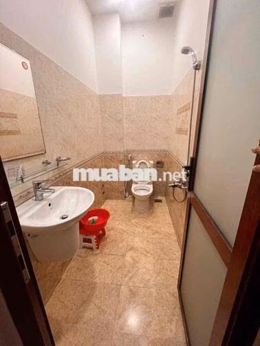 cho thuê nhà tx 24 q12 có nội thất 4p ngu gia 10tr