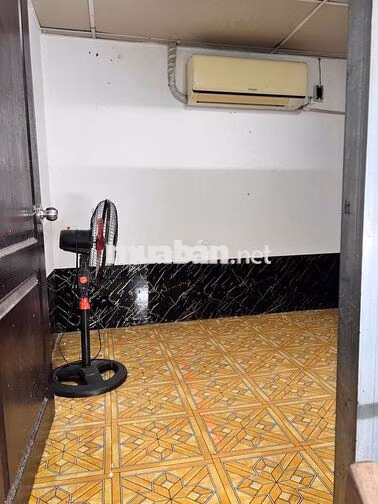 phòng có lối đi riêng. có phòng máy lạnh. yên tĩnh và an ninhh