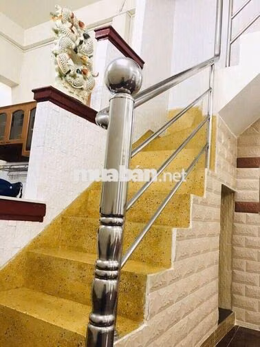 CHO THUÊ NHÀ NGUYÊN CĂN - ÂU CƠ - Q11 - GIÁ 11,5 TRIỆU - 2PN - HẺM 8M
