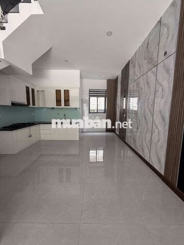 Nhà Phú Hoà hẻm 93 minh khai trệt 2 lầu full nội thất thủ dầu 1