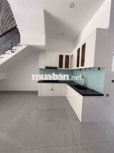 Nhà Phú Hoà hẻm 93 minh khai trệt 2 lầu full nội thất thủ dầu 1