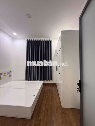 Nhà Phú Hoà hẻm 93 minh khai trệt 2 lầu full nội thất thủ dầu 1