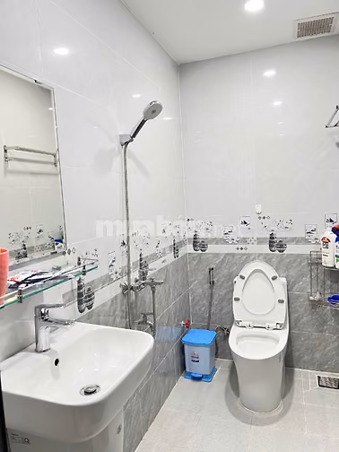 Cho thuê nhà trệt, lầu 1 (2 phòng ngủ) 42/5 Nguyễn Khoái, P.Vĩnh Hội