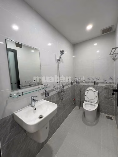 Cho thuê nhà trệt, lầu 1 (2 phòng ngủ) 42/5 Nguyễn Khoái, P.Vĩnh Hội