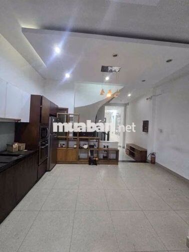 giá 38tr 100m2 cộng hoà tân bình