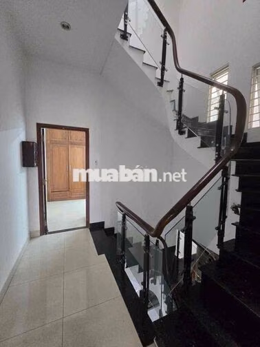 giá 38tr 100m2 cộng hoà tân bình