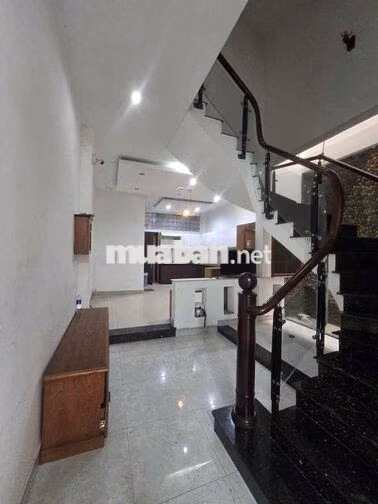 giá 38tr 100m2 cộng hoà tân bình