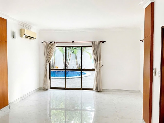  Biệt thự cho thuê Trần Văn Sắc, 20x26m, hồ bơi riêng, 4PN, Giá $5,000