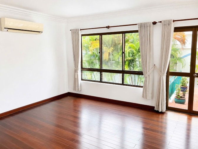  Biệt thự cho thuê Trần Văn Sắc, 20x26m, hồ bơi riêng, 4PN, Giá $5,000