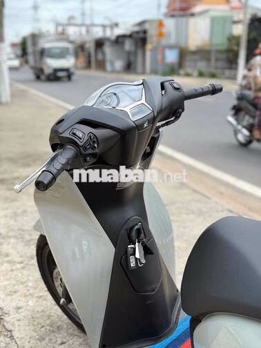 Honda SH 160i ABS 2025 Xám xi măng odo 8.600 km