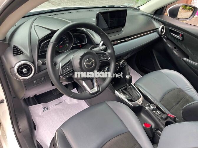 Mazda 2 Sport Luxury 2023 Trắng Tự động 46.000 km