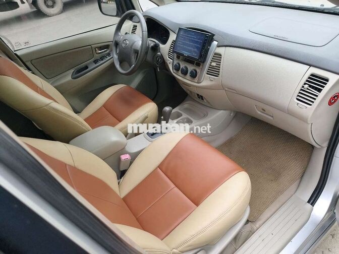 Toyota Innova G 2.0AT 2013 Bạc 120000 km