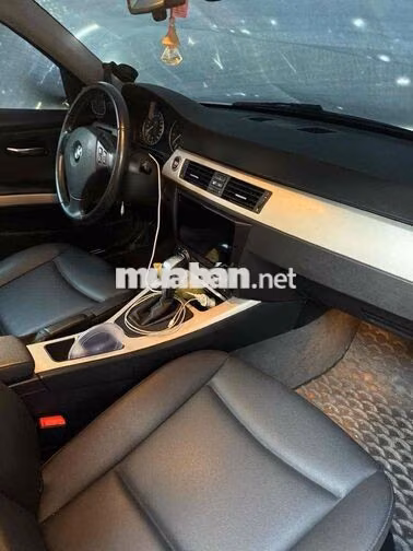 BMW 320i 2009 Xám Tự động