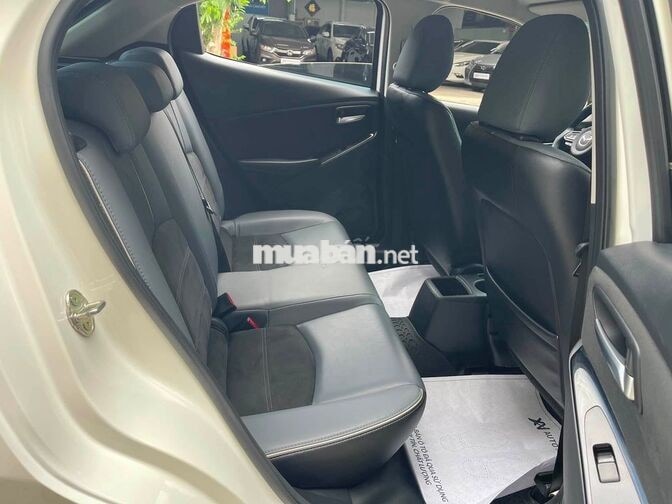 Mazda 2 Sport Luxury 2023 Trắng Tự động 46.000 km