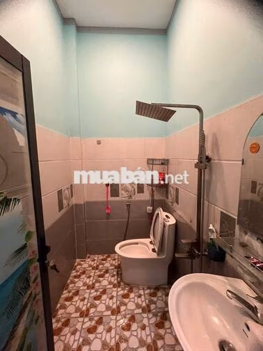 CHO THUÊ NHÀ TRỆT LẦU SÂN XE HƠI FULL NỘI THẤT GẦN VINCOM 550 DĨ AN