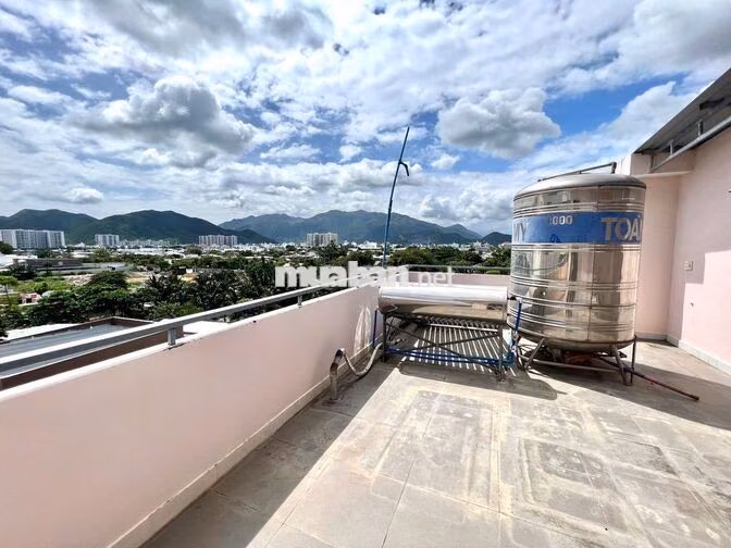 CHO THUÊ NHÀ KINH DOANH 3 TẦNG NGANG 6M MẶT ĐƯỜNG LÊ HỒNG PHONG