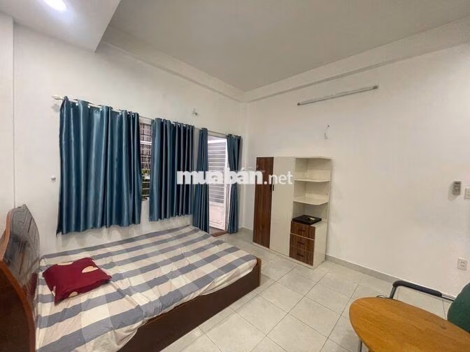 Quận 7-Phòng Tách Bếp-Full NT-Rộng  30m2-Cửa Sổ Trời-Thoáng Mát