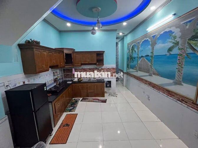 CHO THUÊ NHÀ TRỆT LẦU SÂN XE HƠI FULL NỘI THẤT GẦN VINCOM 550 DĨ AN