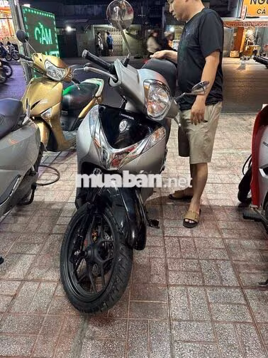 Honda SH Mode 2017 Bạc