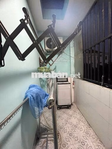 CHO THUÊ NHÀ TRỆT LẦU SÂN XE HƠI FULL NỘI THẤT GẦN VINCOM 550 DĨ AN