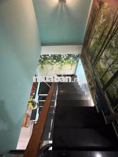 CHO THUÊ NHÀ TRỆT LẦU SÂN XE HƠI FULL NỘI THẤT GẦN VINCOM 550 DĨ AN