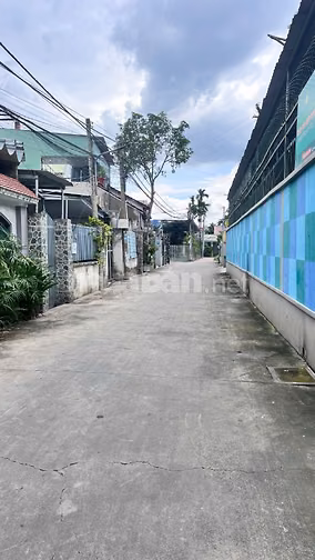  Bán lô đất thổ cư gần chợ Tân Phong, hẻm thông các hướng, 90m2