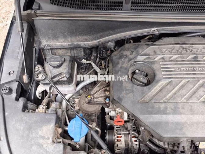 Hyundai Custin 2.0Pre 2023 Đen 7 chỗ