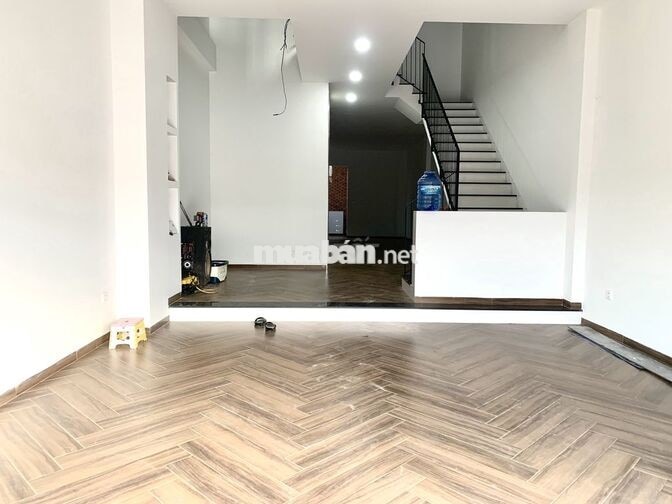 NHÀ KINH DOANH 5 TẦNG - CÓ THANG MÁY - 6 PHÒNG NGỦ
