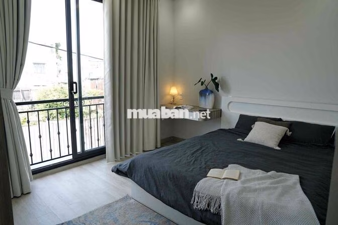 Nhà Mới xây Full nội thất có thang máy 3 tầng đối điện Vạn Phúc City