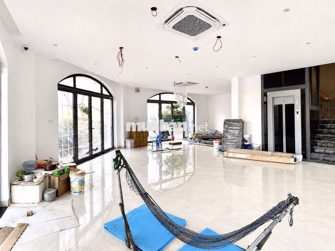 VILLA MỚI XÂY SIÊU ĐẸP - LÔ GÓC 3 MẶT TIỀN - FULL NỘI THẤT 