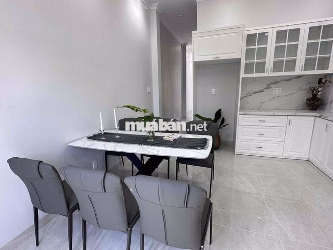 Nhà Mới xây Full nội thất có thang máy 3 tầng đối điện Vạn Phúc City