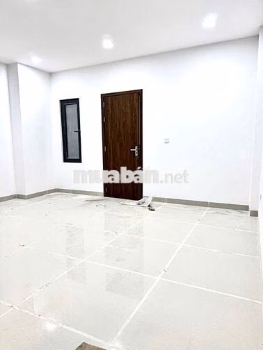 NHÀ KINH DOANH 5 TẦNG - CÓ THANG MÁY - 6 PHÒNG NGỦ