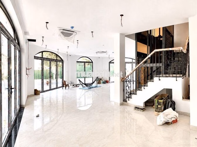 VILLA MỚI XÂY SIÊU ĐẸP - LÔ GÓC 3 MẶT TIỀN - FULL NỘI THẤT 