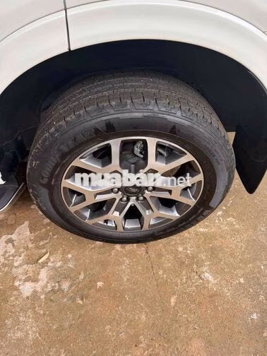 Ford Everest Titanium 2025 4x2 Trắng 10.000km