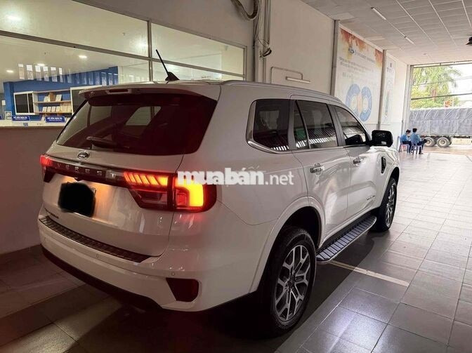 Ford Everest Titanium 2025 4x2 Trắng 10.000km