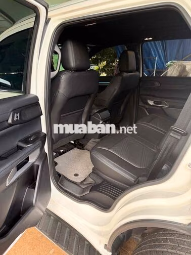 Ford Everest Titanium 2025 4x2 Trắng 10.000km