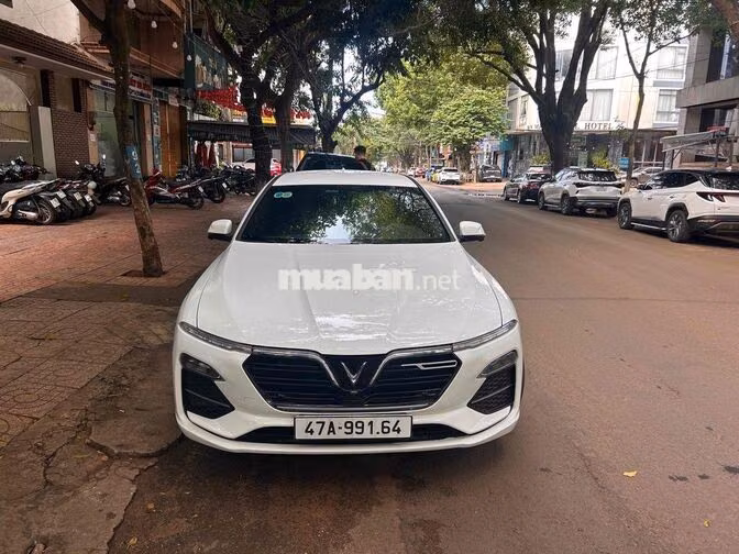 VINFAST Lux A Plus 2022 Trắng 26.000 km