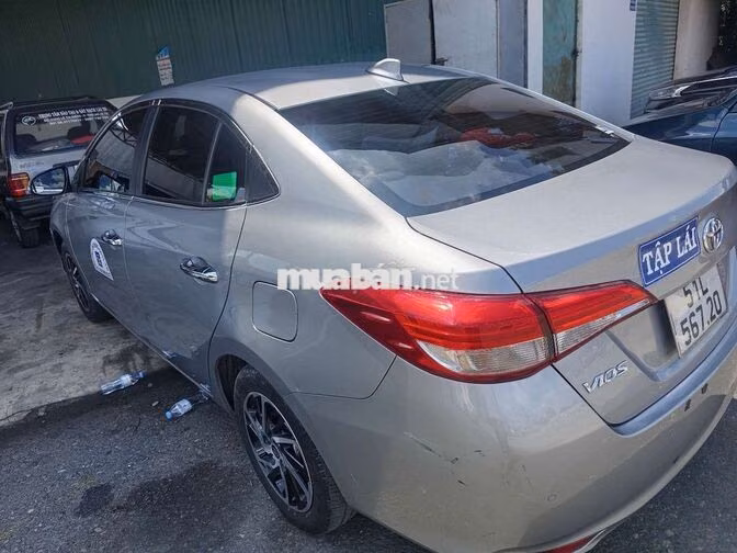 Toyota Vios G 2022 95000 km Xám
