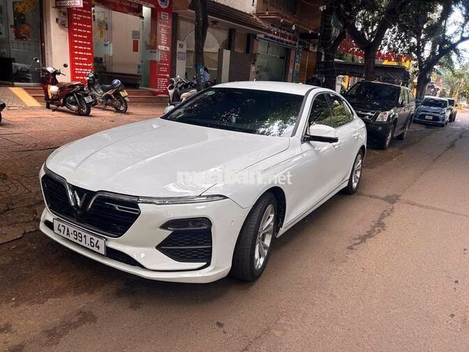 VINFAST Lux A Plus 2022 Trắng 26.000 km