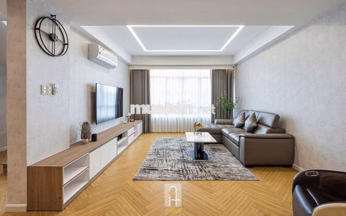 Cần bán gấp căn Duplex Giai Việt 4PN tặng lại nội thất