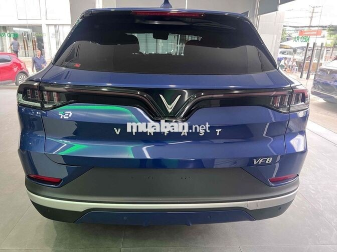 VF8 Plus 2023 xanh nội thất nâu-T8 tặng trước bạ