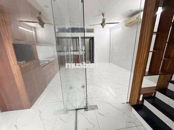 Cho thuê văn phòng tầng trệt 5x21m KDT Vạn Phúc 12,5tr