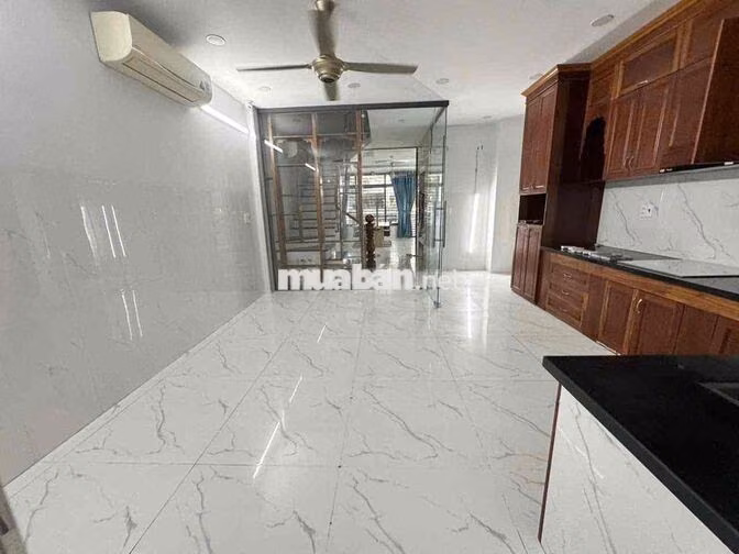 Cho thuê văn phòng tầng trệt 5x21m KDT Vạn Phúc 12,5tr