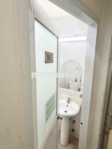 PHÒNG TRỌ LỚN MẶT TIỀN QUẬN 5 GIÁ RẺ
