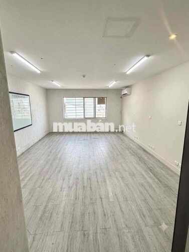 PHÒNG TRỌ LỚN MẶT TIỀN QUẬN 5 GIÁ RẺ