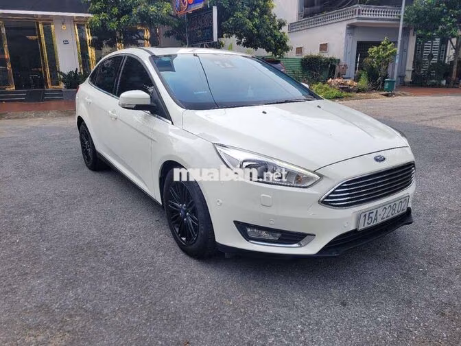 Ford Focus Ecoboost Titanium 2015 Trắng