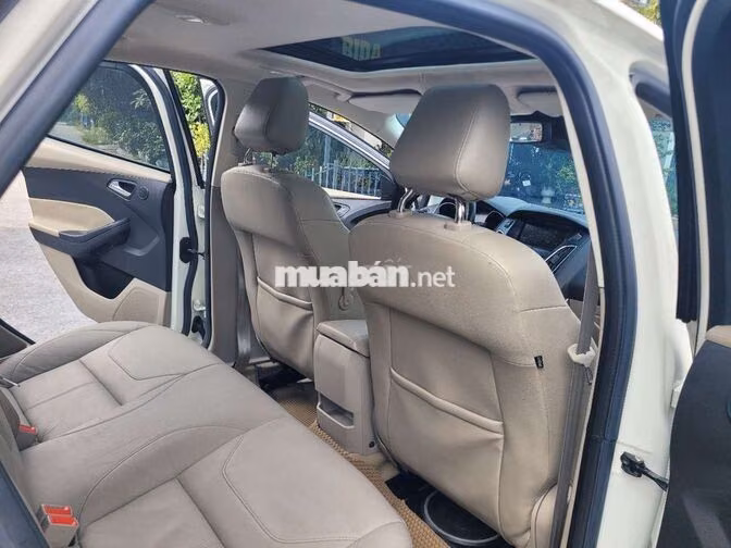 Ford Focus Ecoboost Titanium 2015 Trắng
